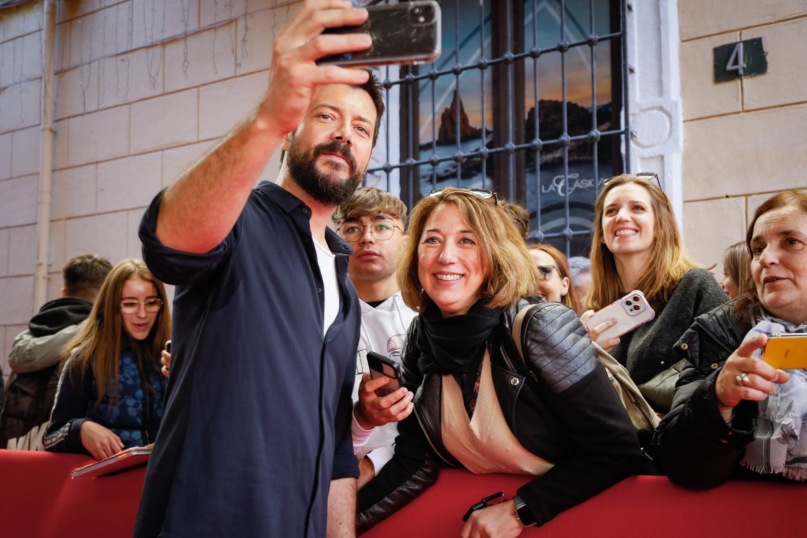 Imágenes en el paseo de la fama de Álvaro Morte