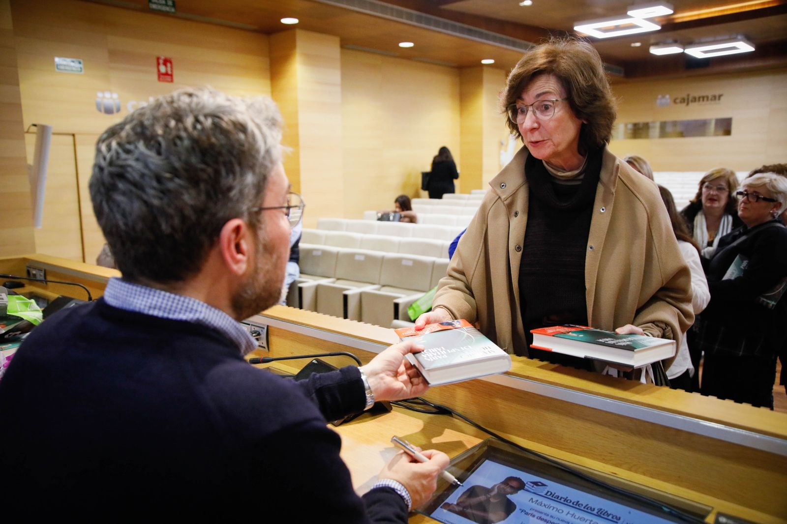 ¿Has estado en la presentación del libro de Máximo Huerta? Entra en la galería y buscate