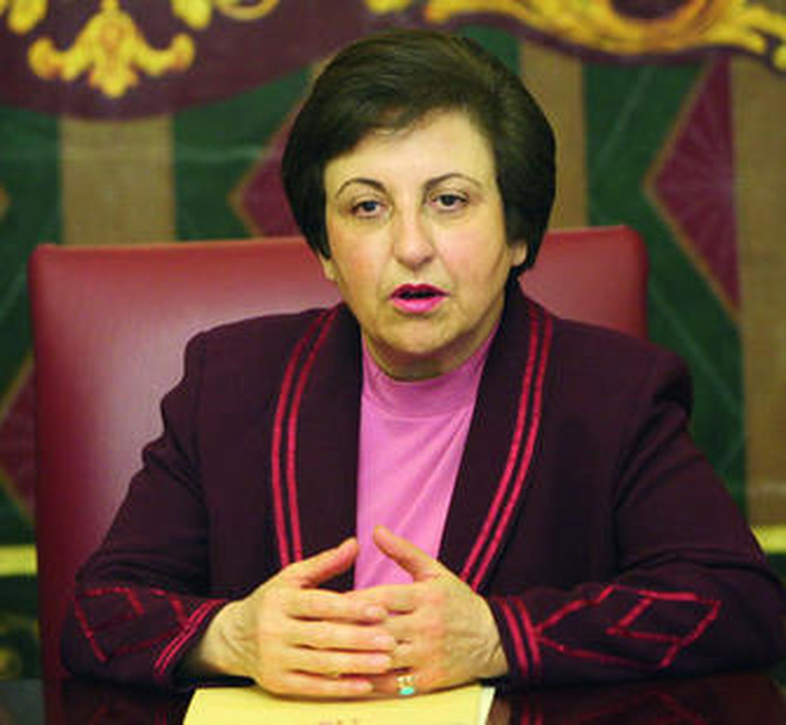 La Premio Nobel de la Paz, Shirin Ebadi, ayer en la Hispalense.