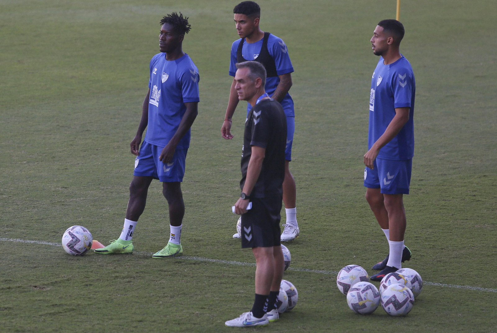 Galería de fotos: Lumor sigue como uno más en una sesión complicada para el Málaga CF Galería de fotos: Lumor sigue como uno más en una sesión complicada para el Málaga CF