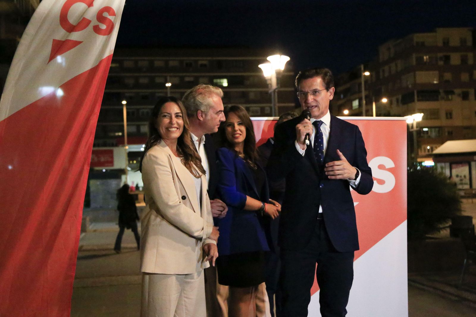 Las imágenes del inicio de la campaña de Cs