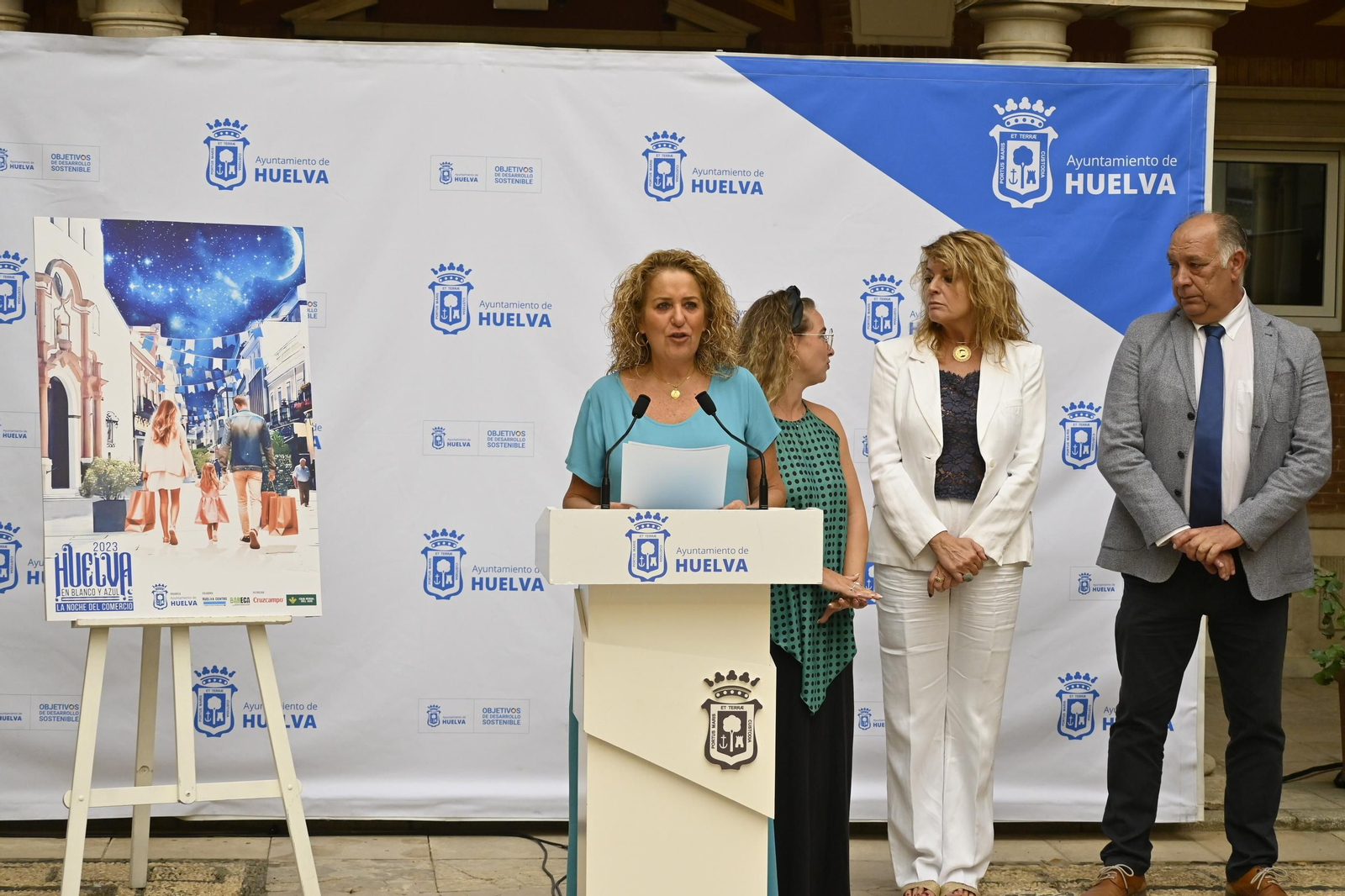 Imágenes de la presentación de la ¨Noche del Comercio¨ en Huelva