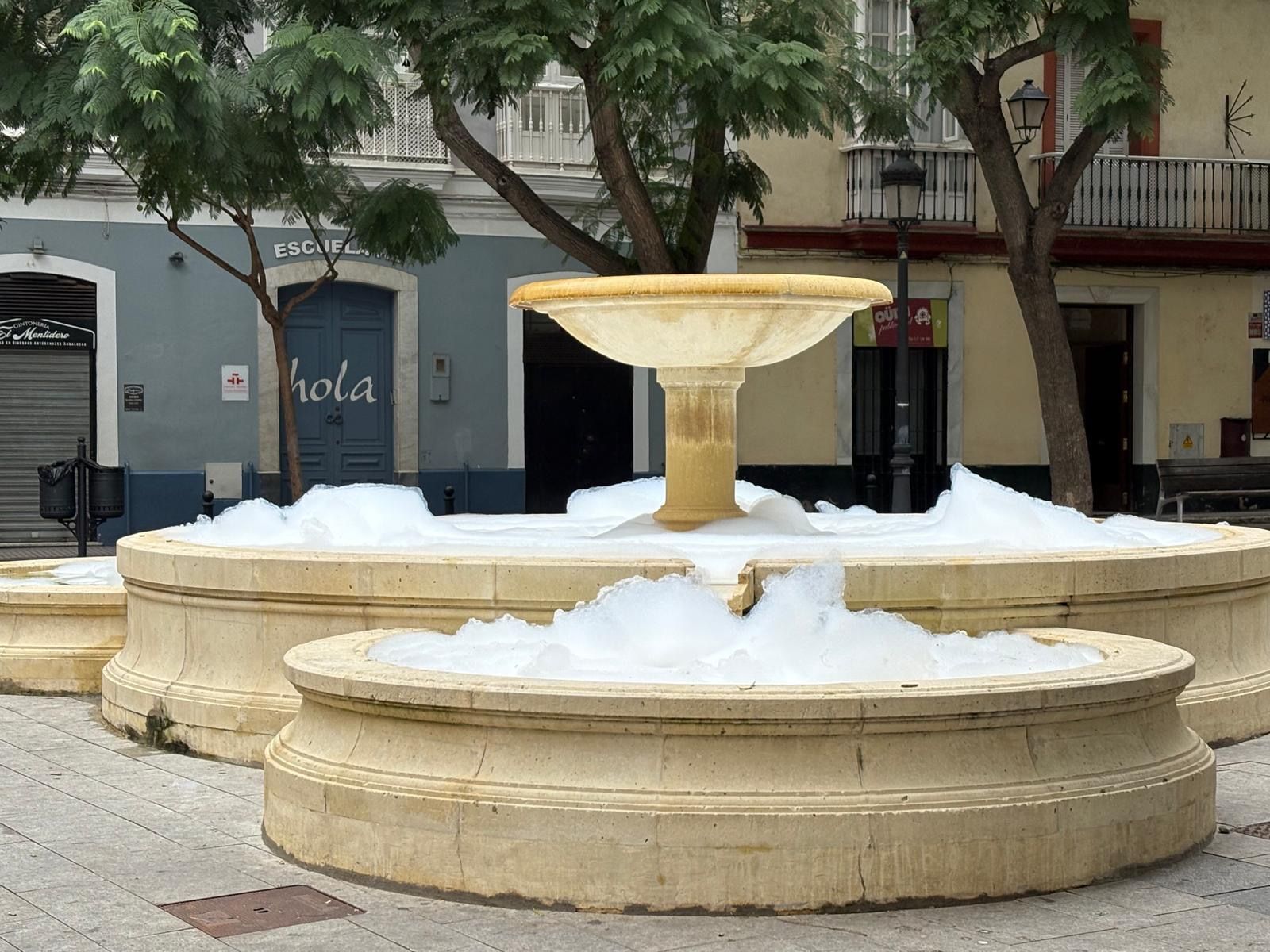 La mamarrachada de todos los años en el Mentidero