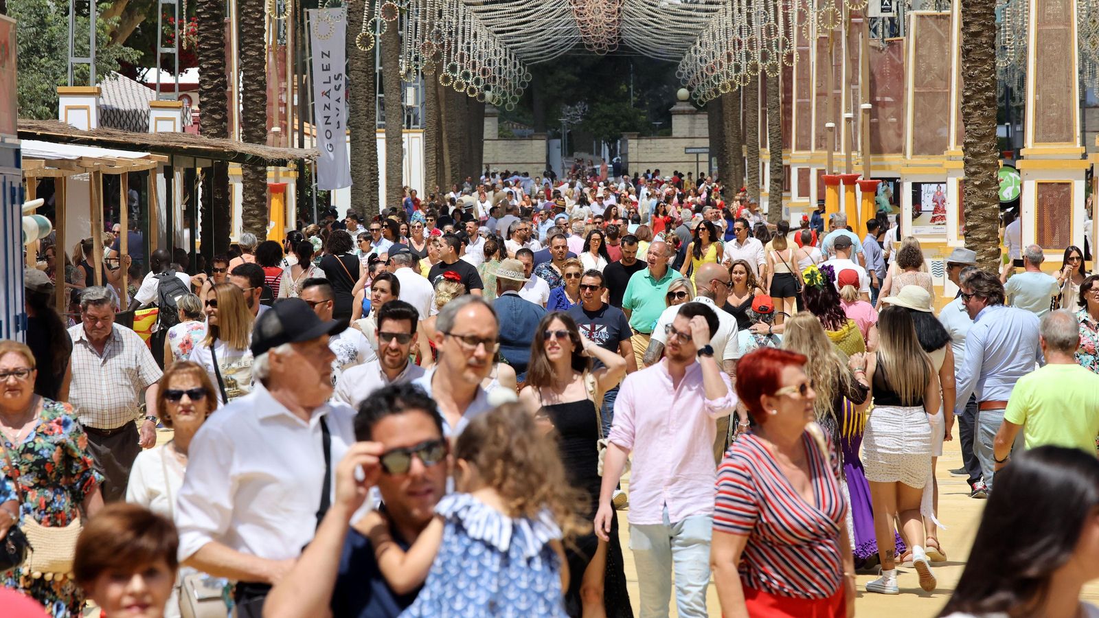 Imagen de un González Hontoria a rebosar de público, ayer domingo.