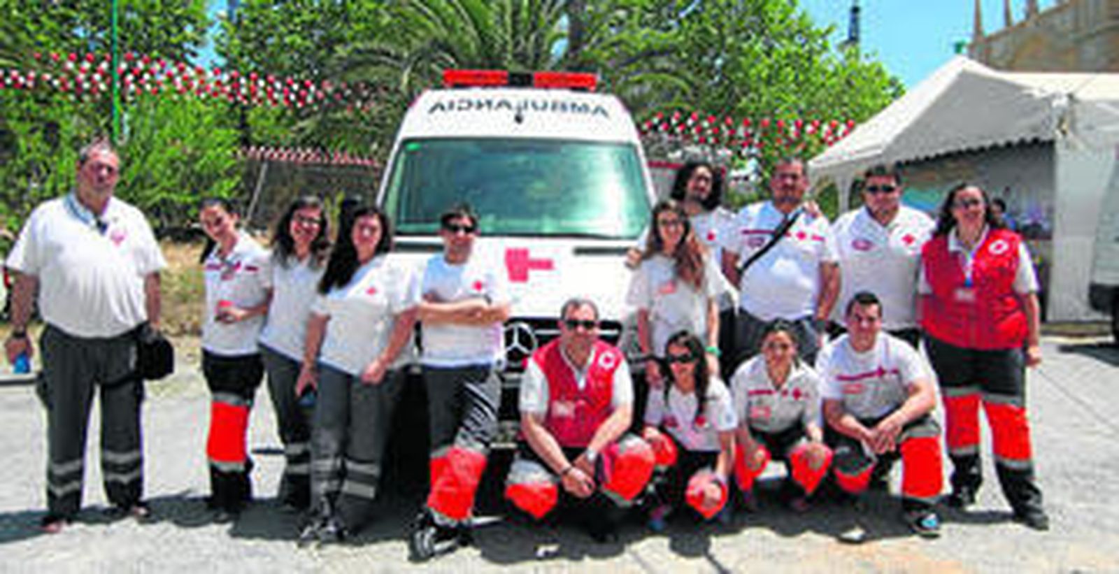 Cruz Roja permanece durante todo el día en su puesto para atender cualquier tipo de emergencia sanitaria.