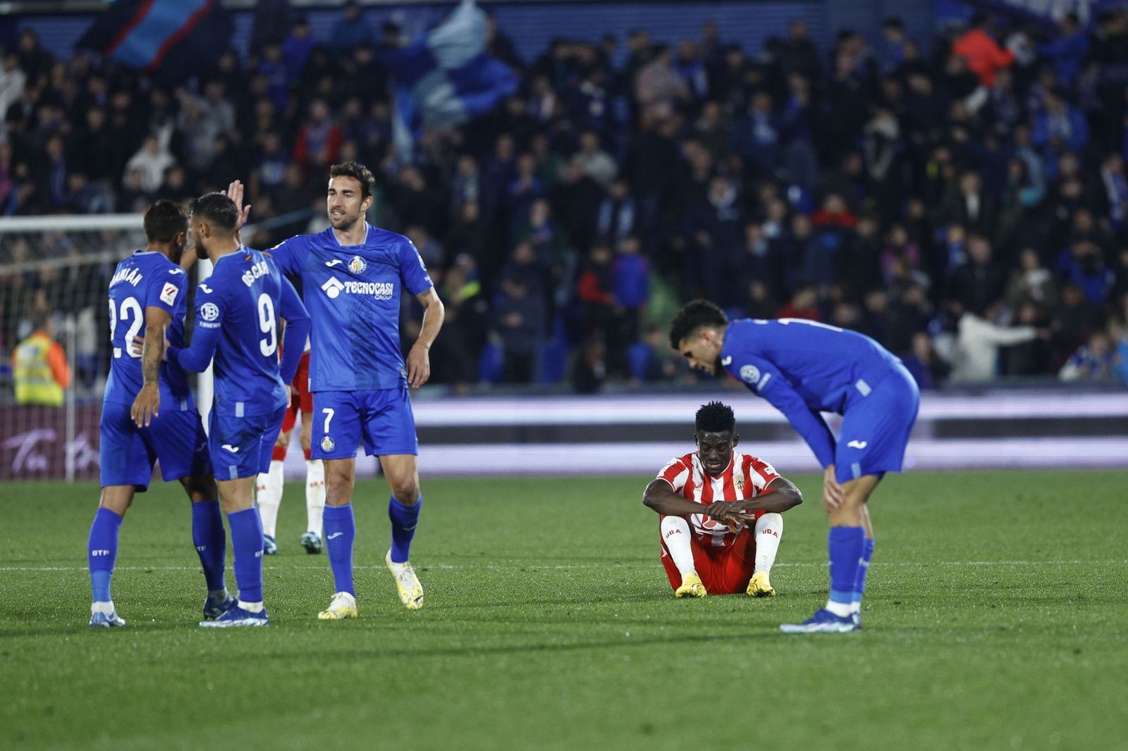 Iddrisu Baba se lamenta después del encuentro en el Coliseum