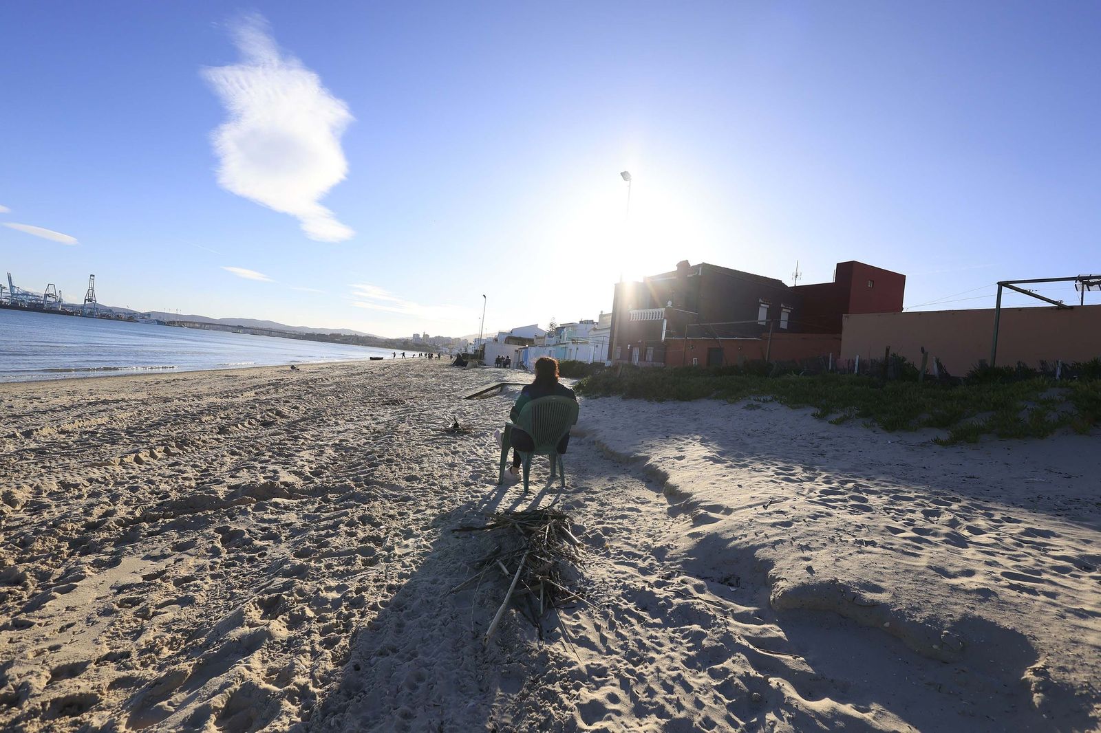 La playa del Rinconcillo de Algeciras tras la borrasca Francis, en imágenes