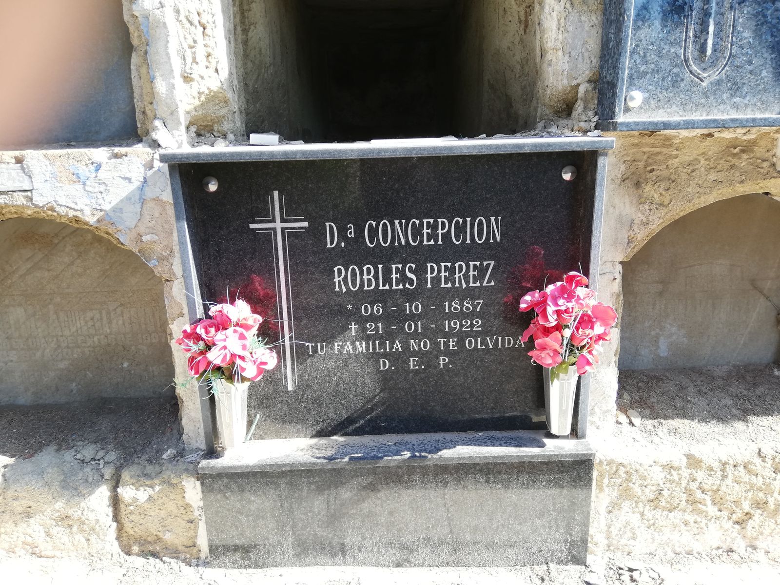 Lápida de Concha Robles