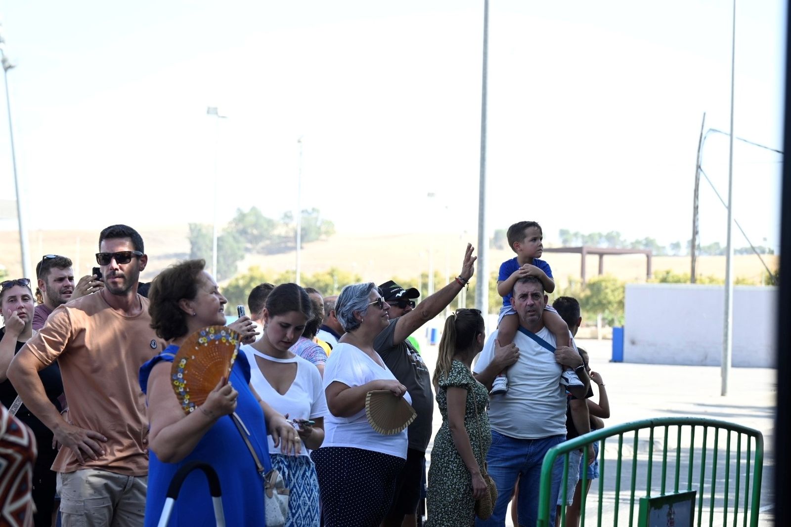 La emotiva despedida de los niños saharauis de Córdoba, en imágenes