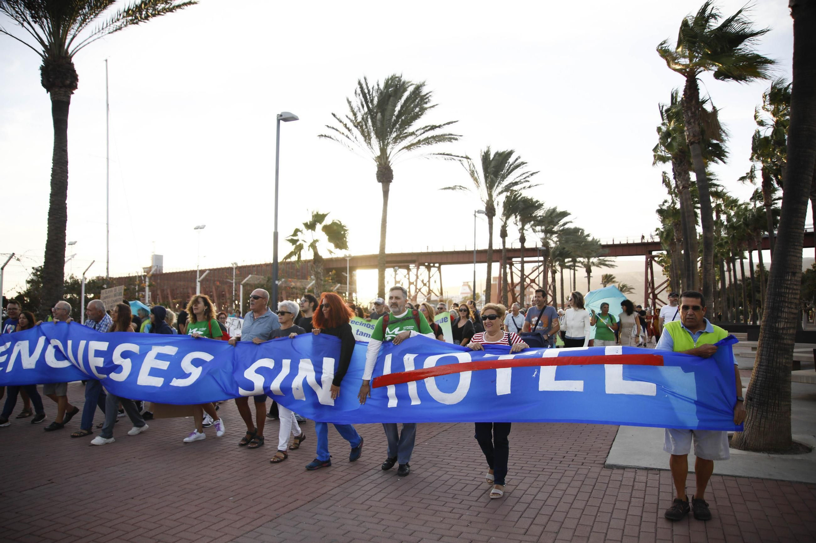 La manifestación "Genoveses sin hotel", en imágenes