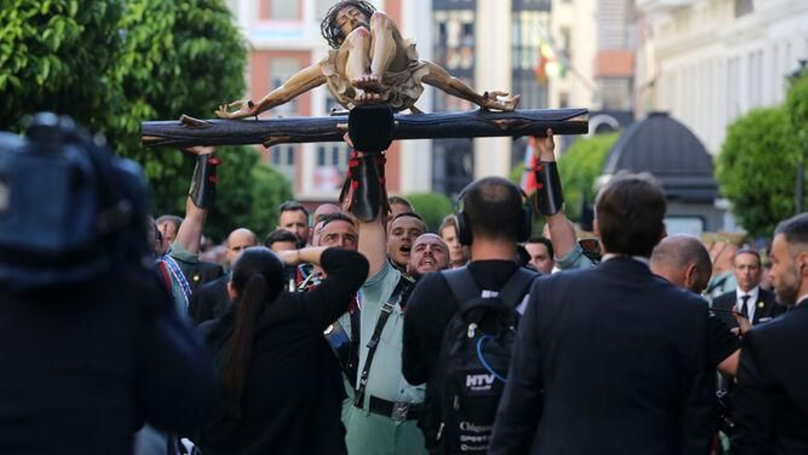 Así fue la procesión del Cristo de la Vera+Cruz acompañado por la Legión en el año 2019