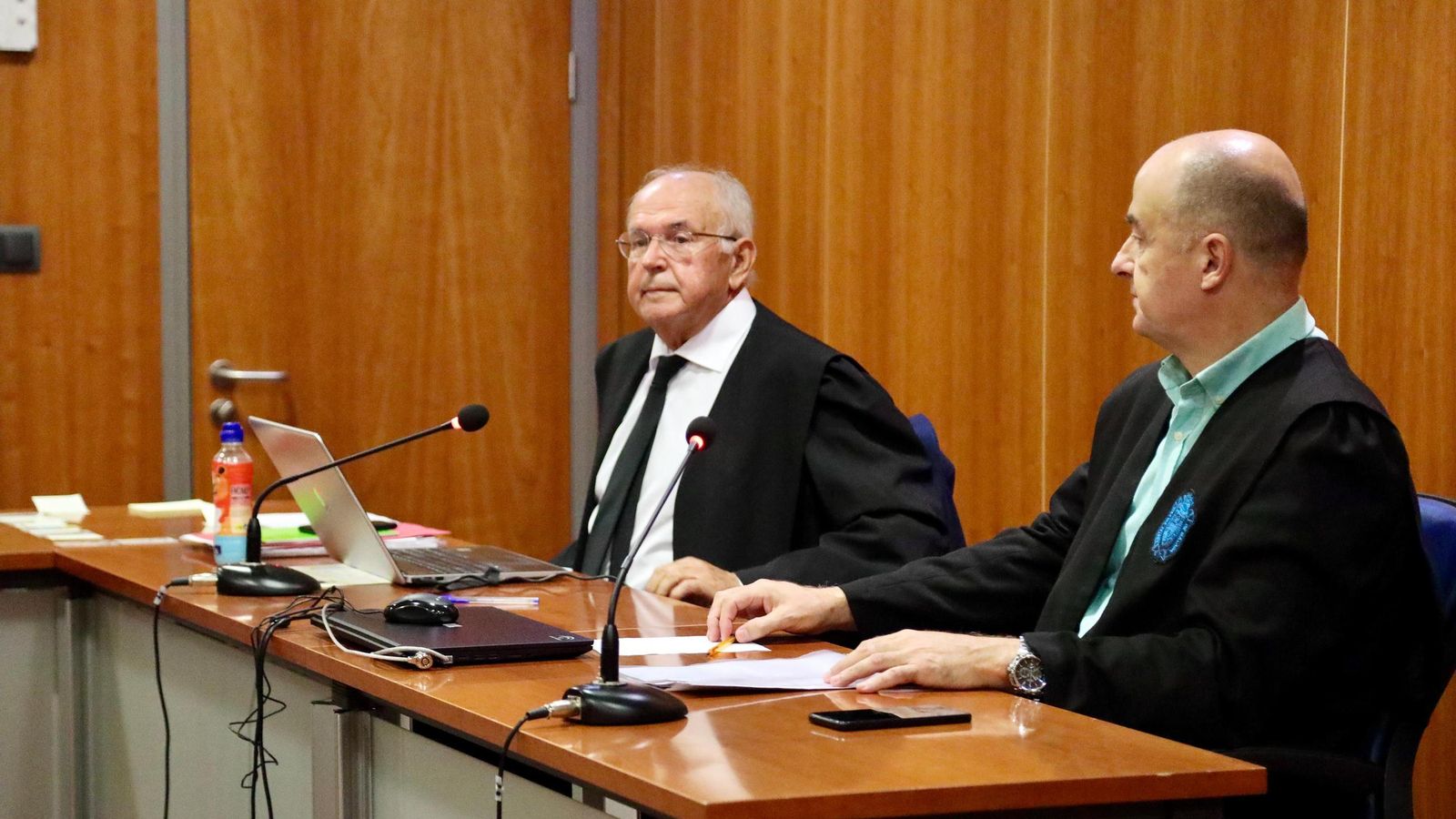 Las fotos del juicio Málaga-BlueBay por el caso camisetas