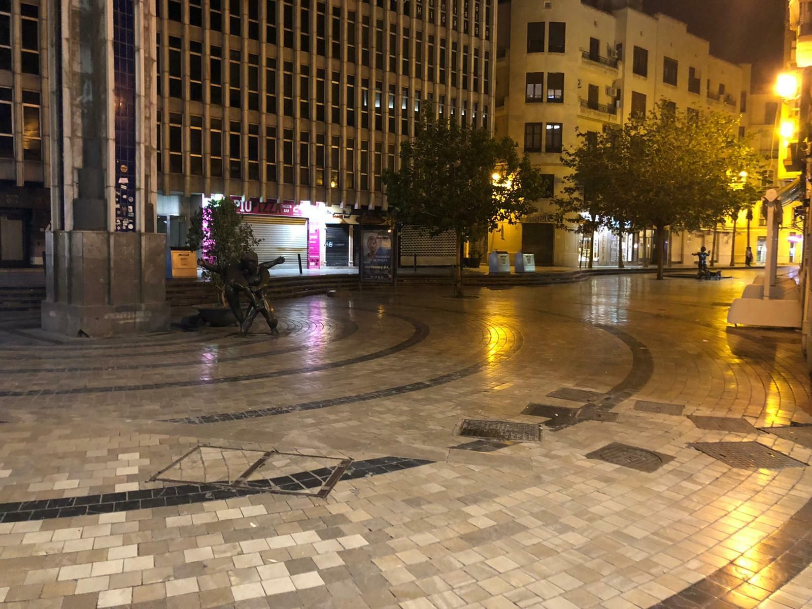 Las fotos de Calle Larios vacía por el coronavirus