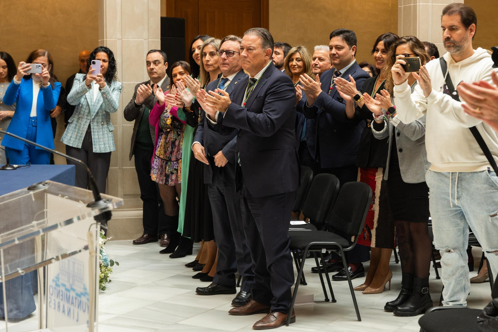 Carmen Linares es distinguida como hija predilecta