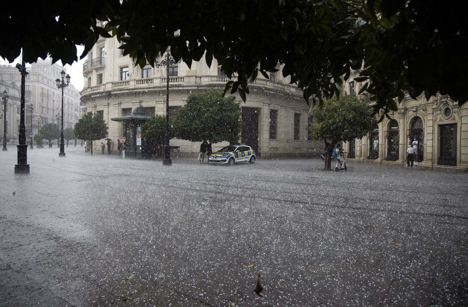 Las imágenes de la granizada en Sevilla