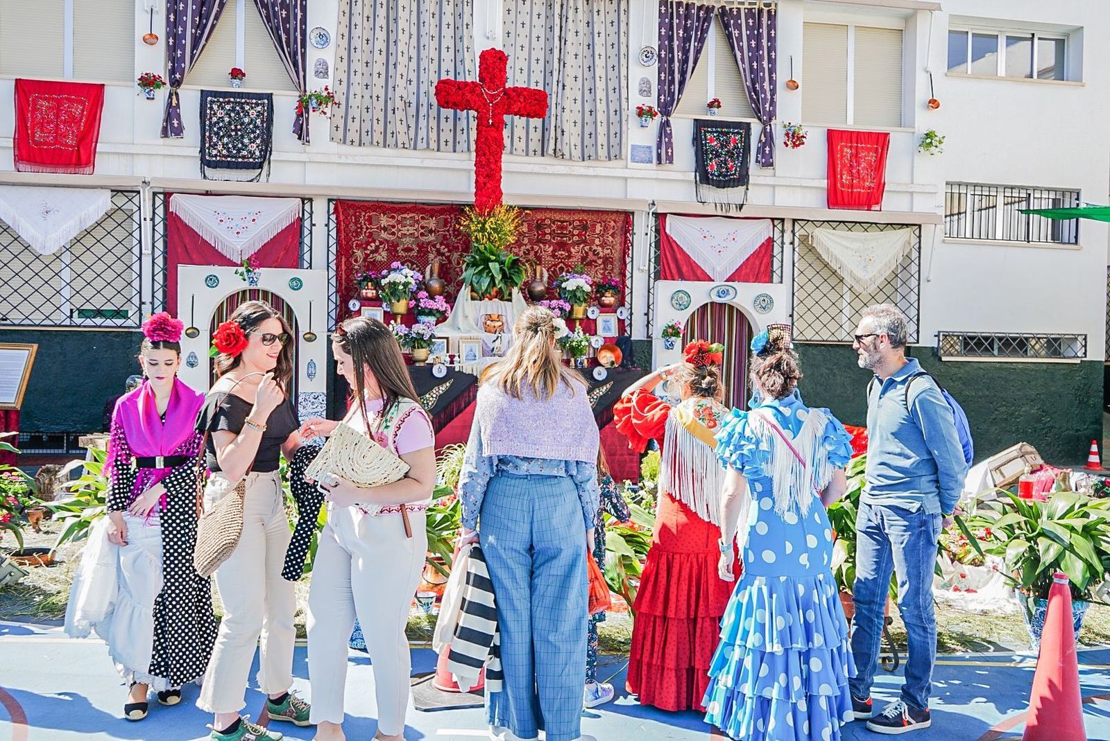 Los mejores momentos del primer día de Cruces en Granada en fotos