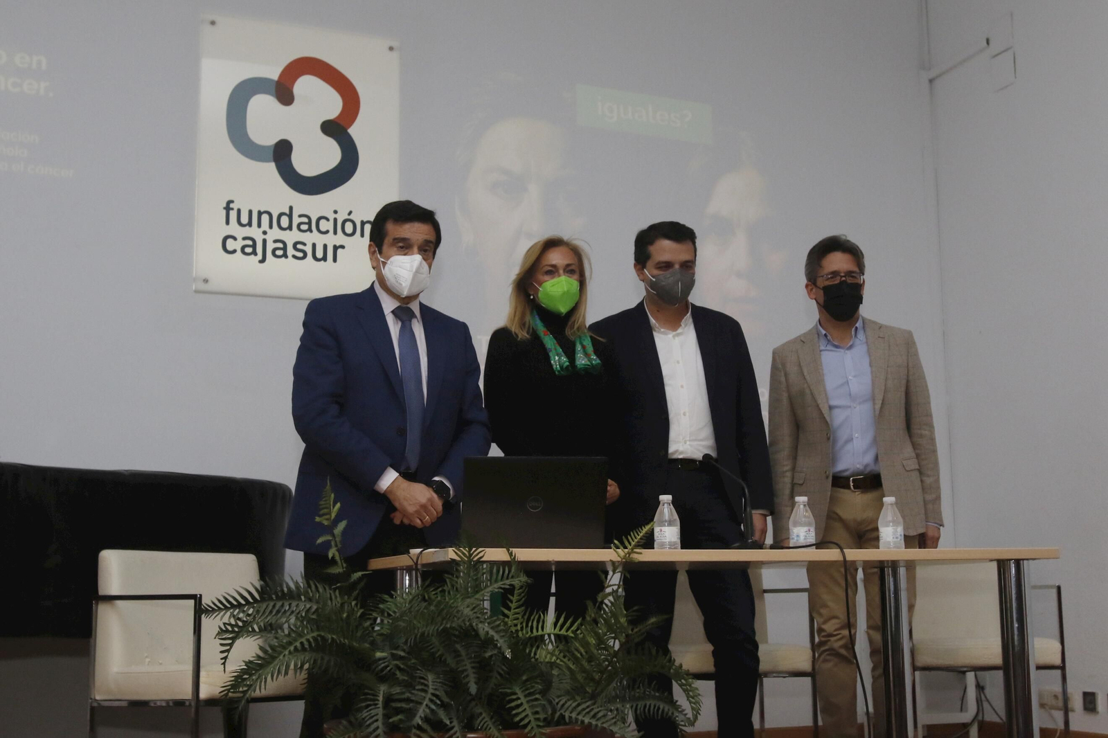 Las imágenes de la celebración del Día Mundial contra el Cáncer en Córdoba