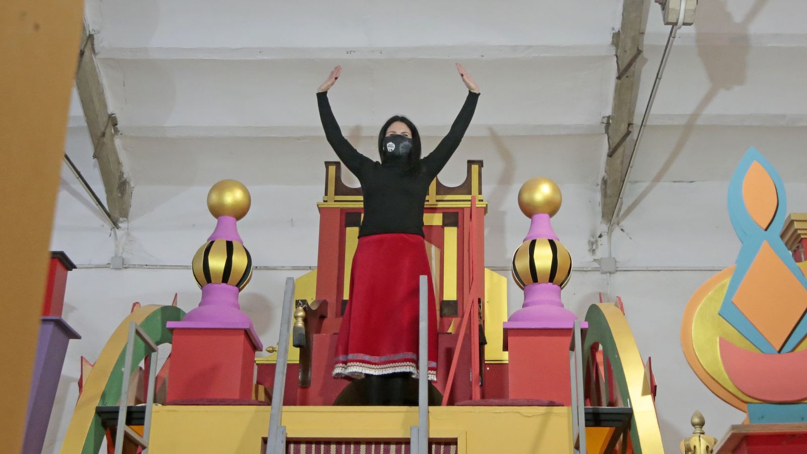 Visita de sus Majestades al taller de fiestas del ayuntamiento de Jerez