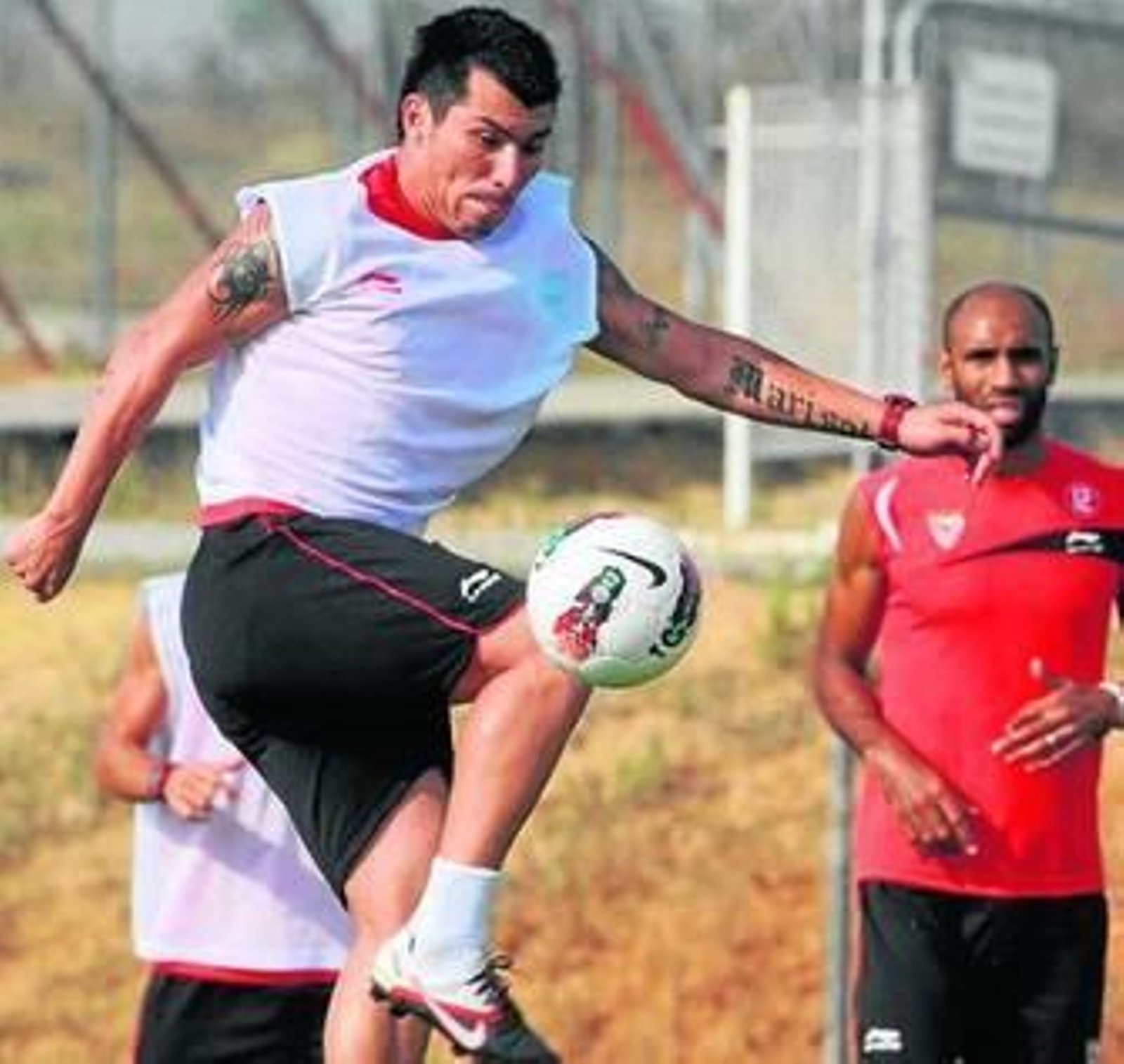 El chileno Gary Medel, ayer en el entrenamiento.