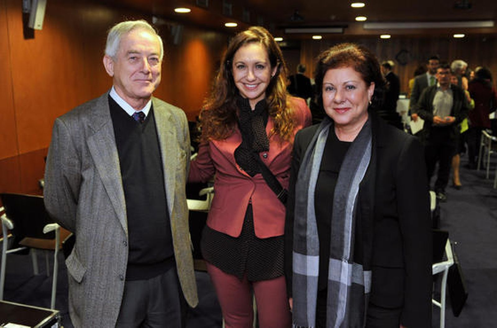 Jesús Macías (Sadiel), Arancha Manzanares (Sadiel), y Ángeles Gil (Cartuja 93).

Foto: Juan Carlos Vázquez