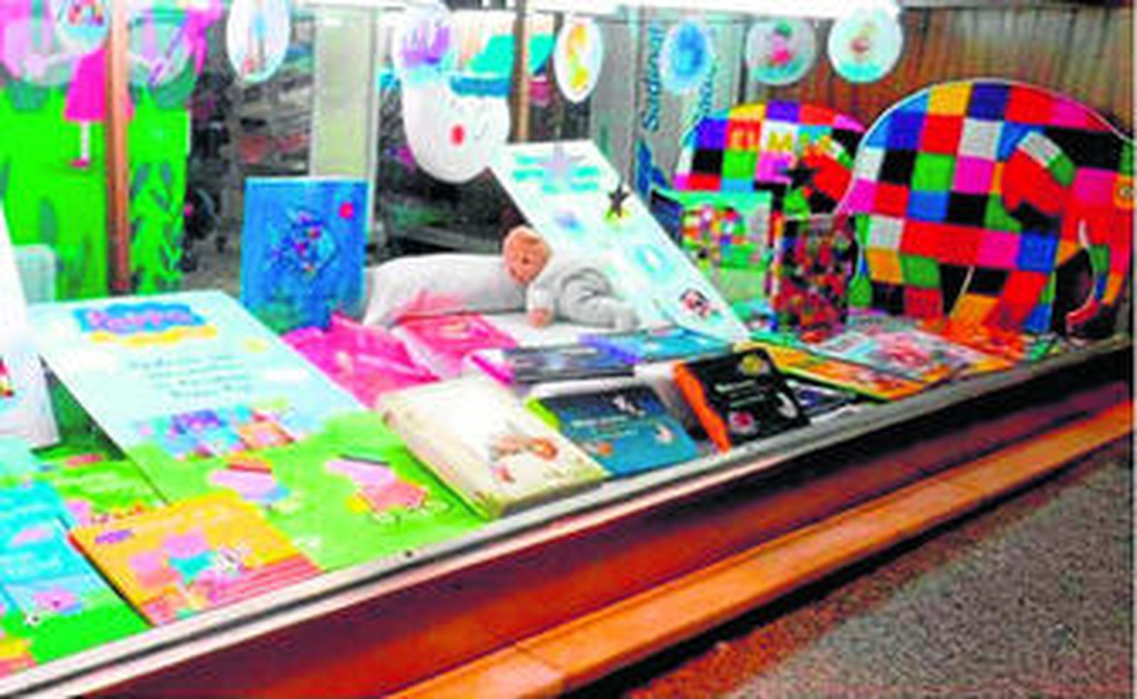 Escaparate instalado por la librería Bozano que resultó ganador del concurso.