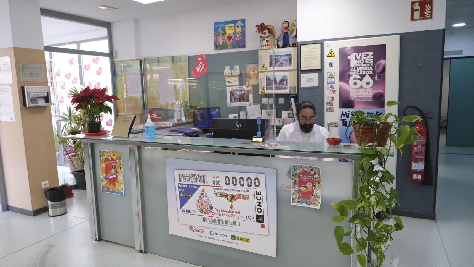 Haz una buena obra y dona sangre, te esperan en el Hospital Torrecárdenas, en imágenes