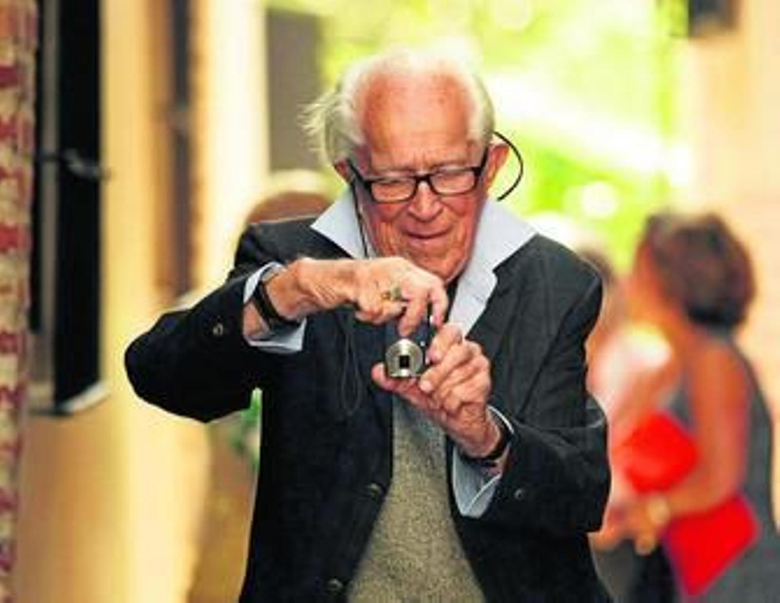 Duncan, ayer, con su cámara, en el Museo Picasso.