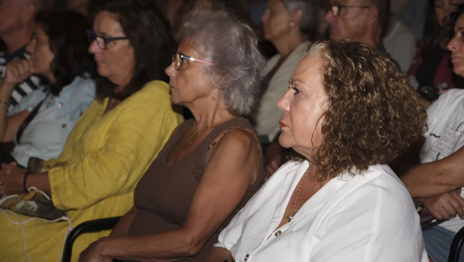 Imágenes de Diario de los Libros en Mojácar, con la escritora Julia Navarro