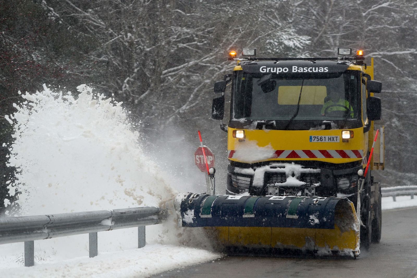 La nieve tiñe de blanco en norte de España