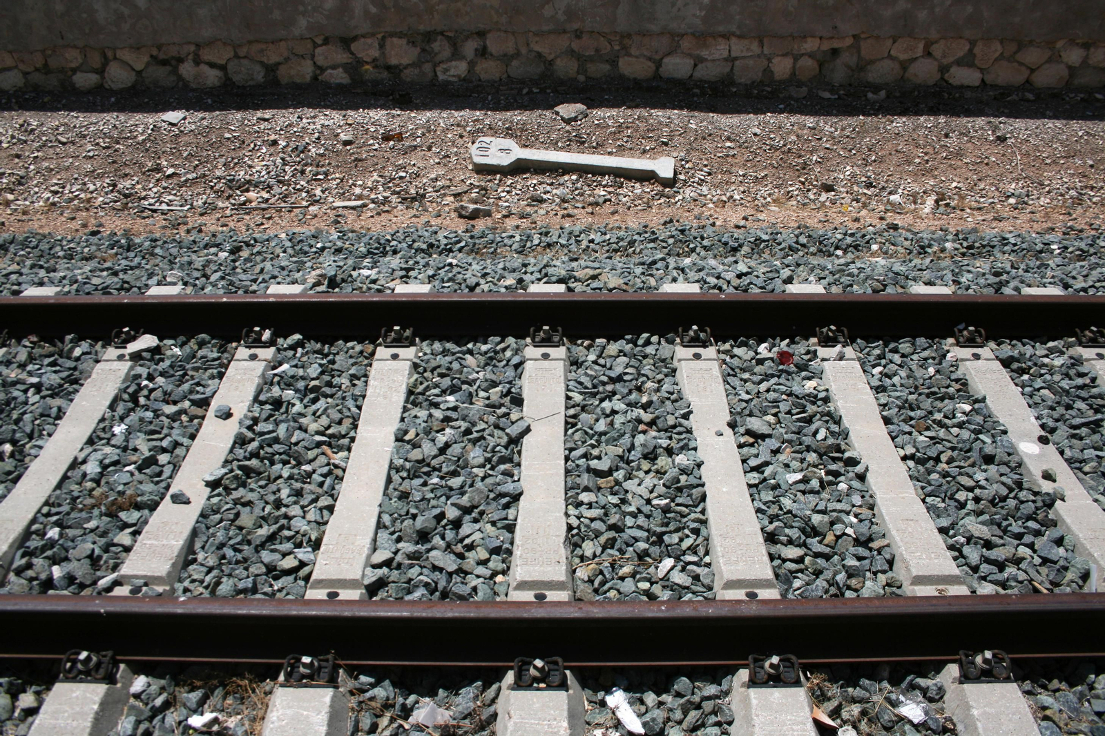 Así está la línea de tren convencional Granada-Bobadilla y algunas estaciones