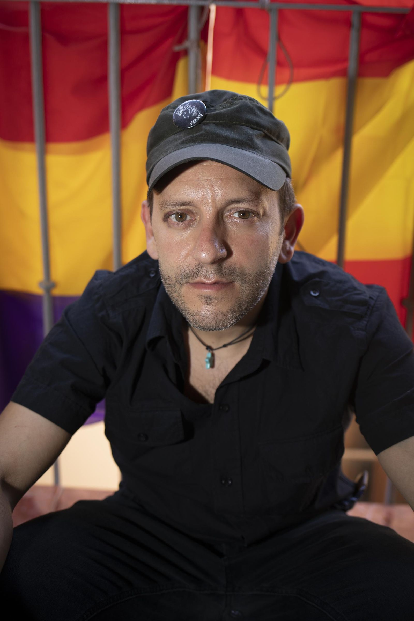 Otra imagen del músico granadino en su vivienda.