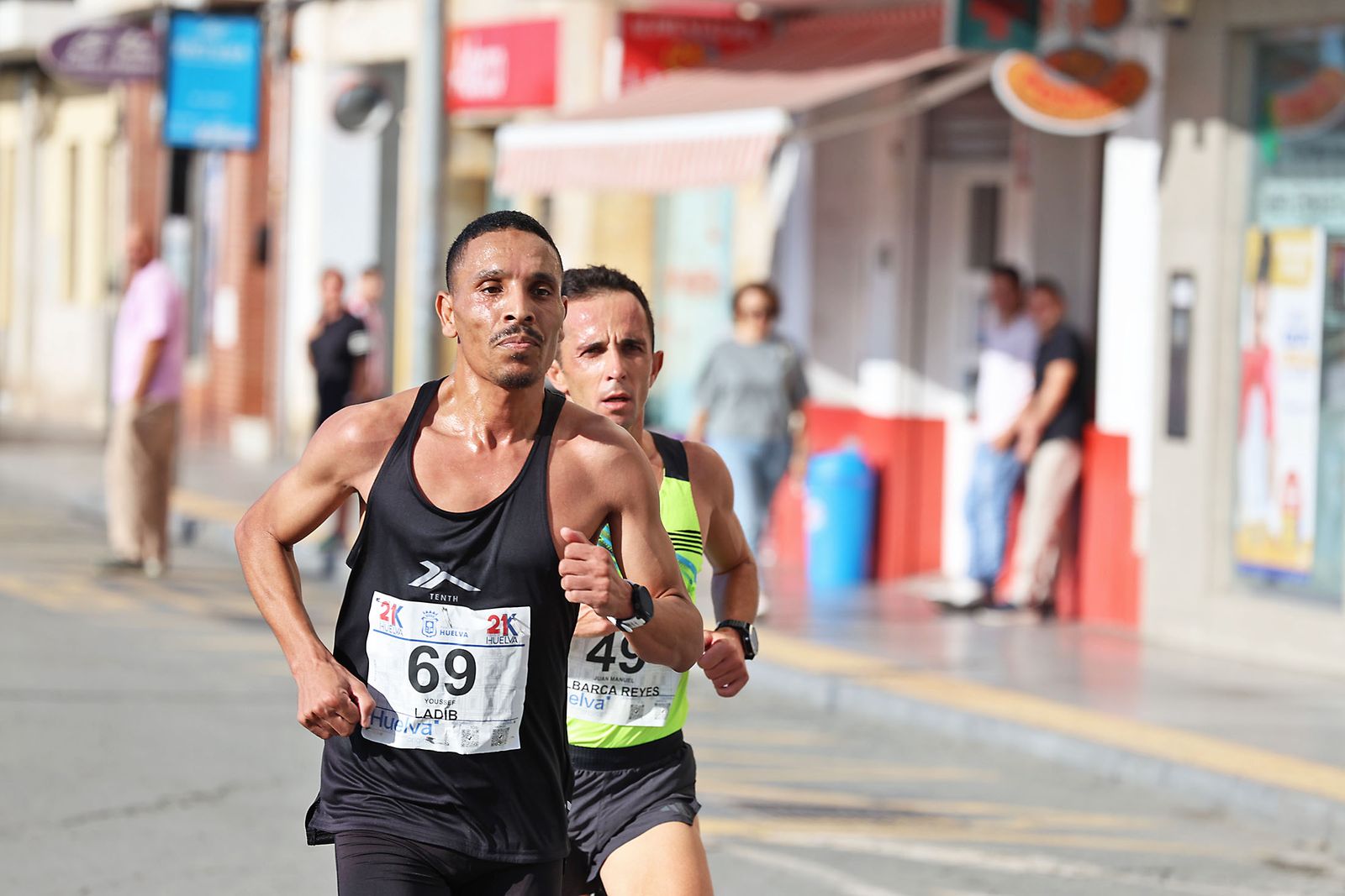 Las mejores imágenes de la carrera 21K Ciudad de Huelva