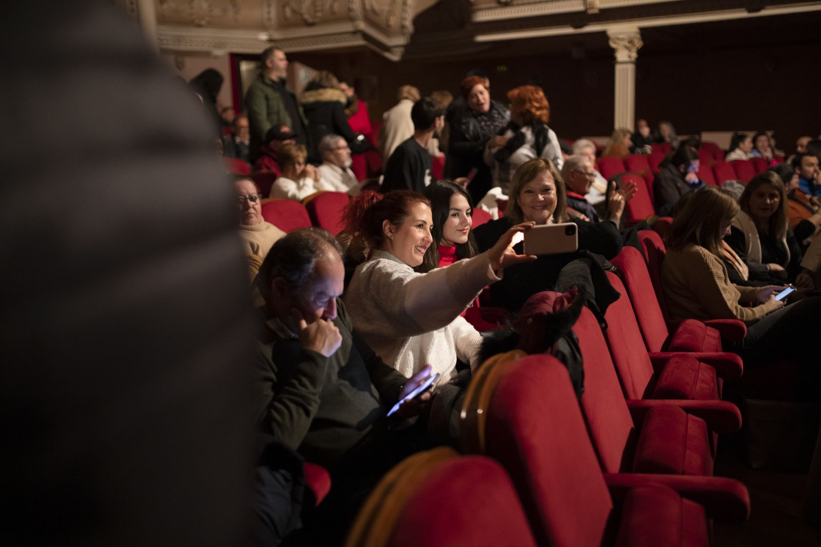 Ambiente del primer día de semifinal del Carnaval Colombino