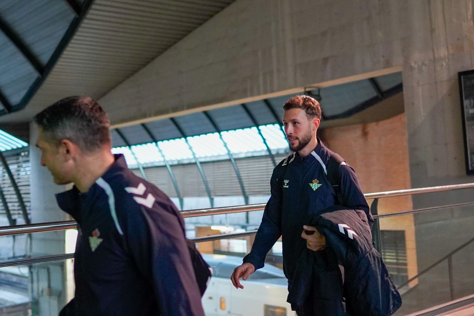 Las fotos de la salida del Betis de Santa Justa a Madrid para el partido en el Bernabéu