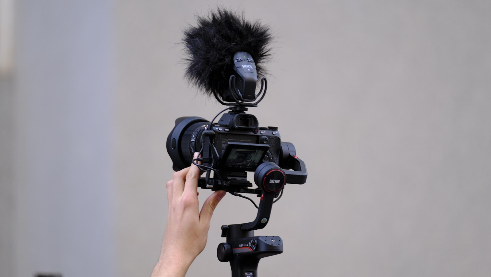 Pasión vuelve a su Iglesia de Santa Teresa azotada por la lluvia