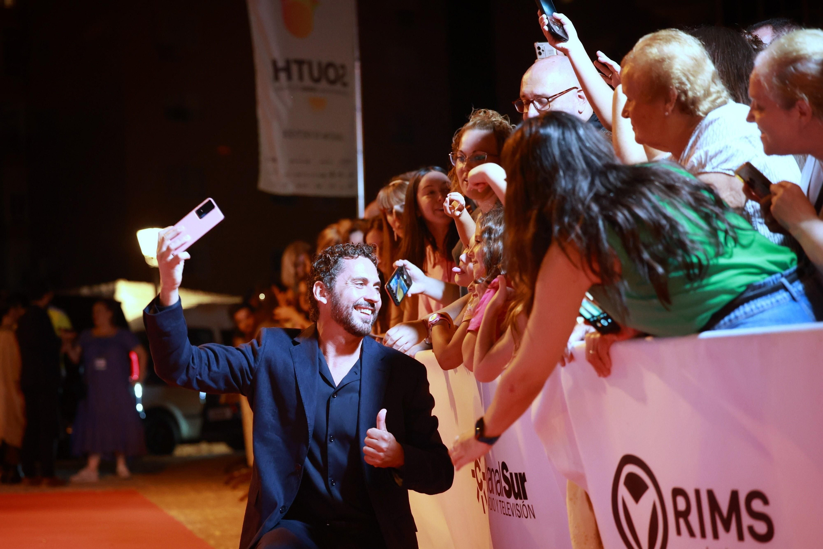 Las imágenes de la última gran alfombra roja de South International Series Festival Cádiz: Eduardo Noriega, Paco León, Ingrid Rubio, Benito Zambrano...