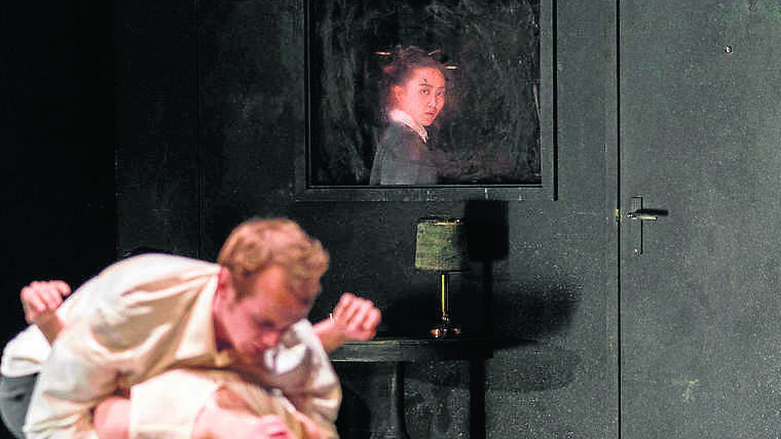 Otro instante de la 'Trilogía' que estrena el Teatro Central.