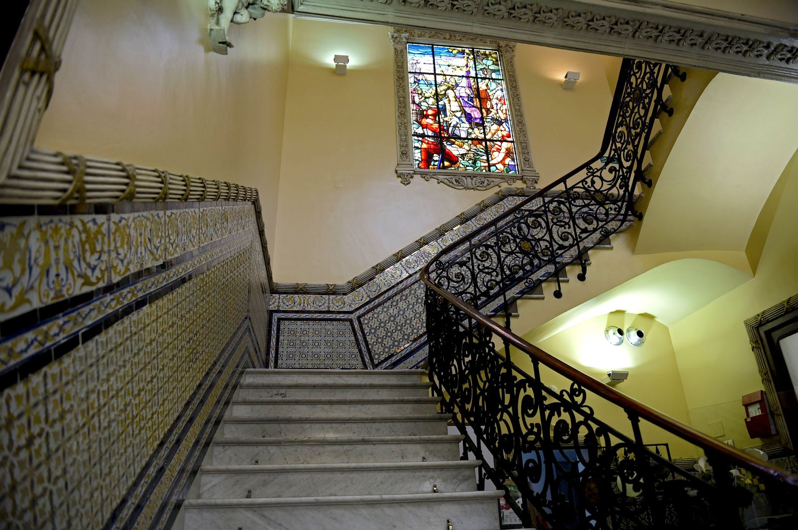 Escalinata que lleva a la planta superior