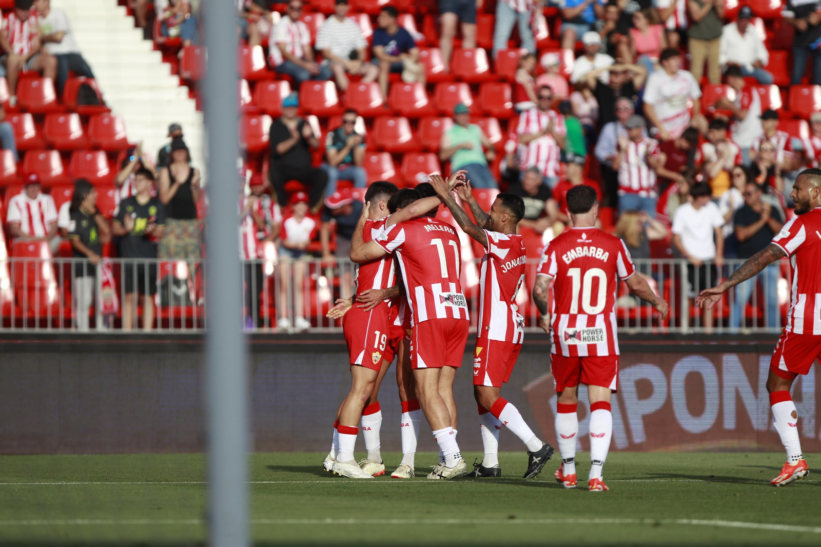 Imágenes de la gran victoria del Almería ante el Cádiz por 6 a 1