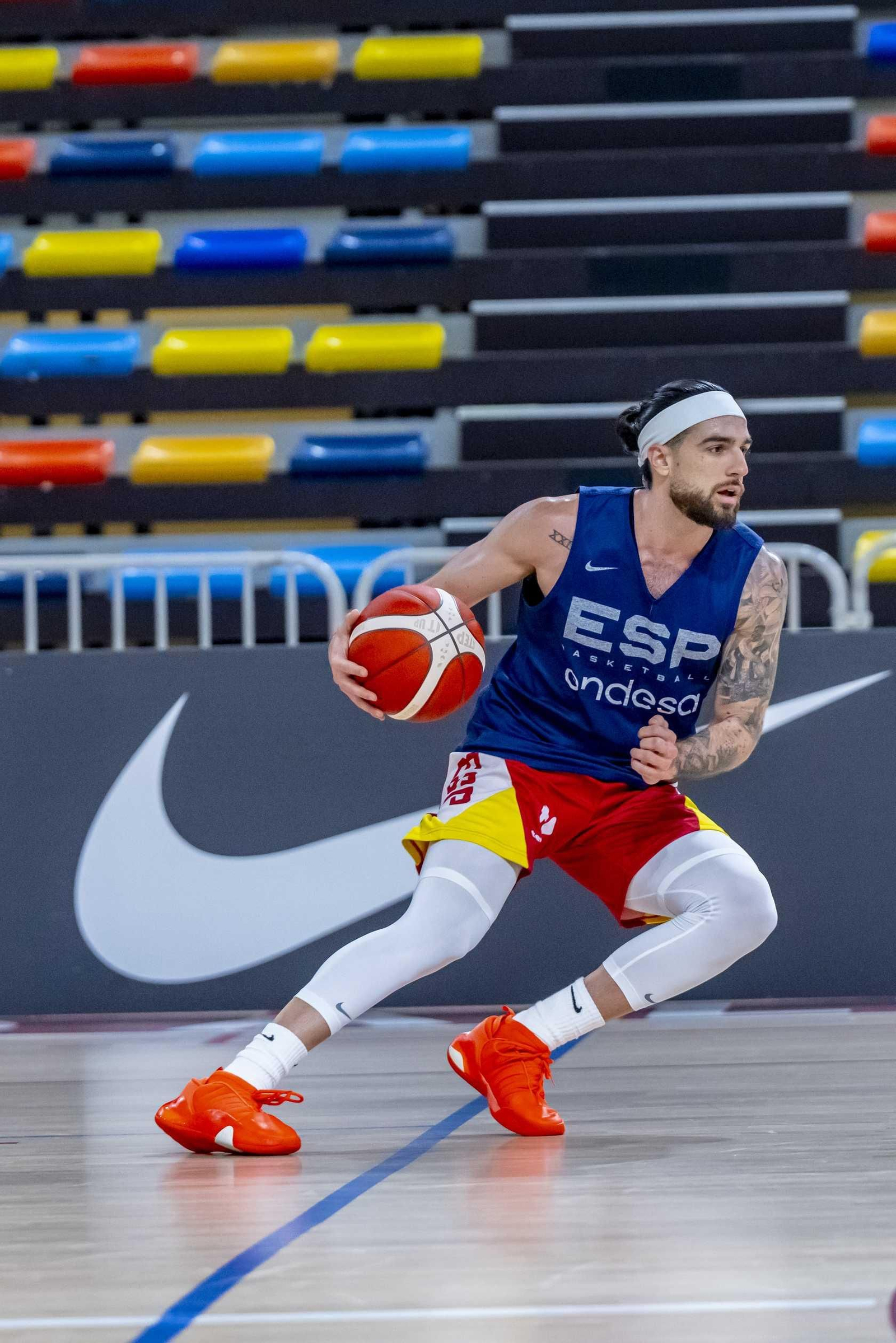 Alberto Díaz, Francis Alonso y Paco Aurioles, en la primera España de Chus Mateo