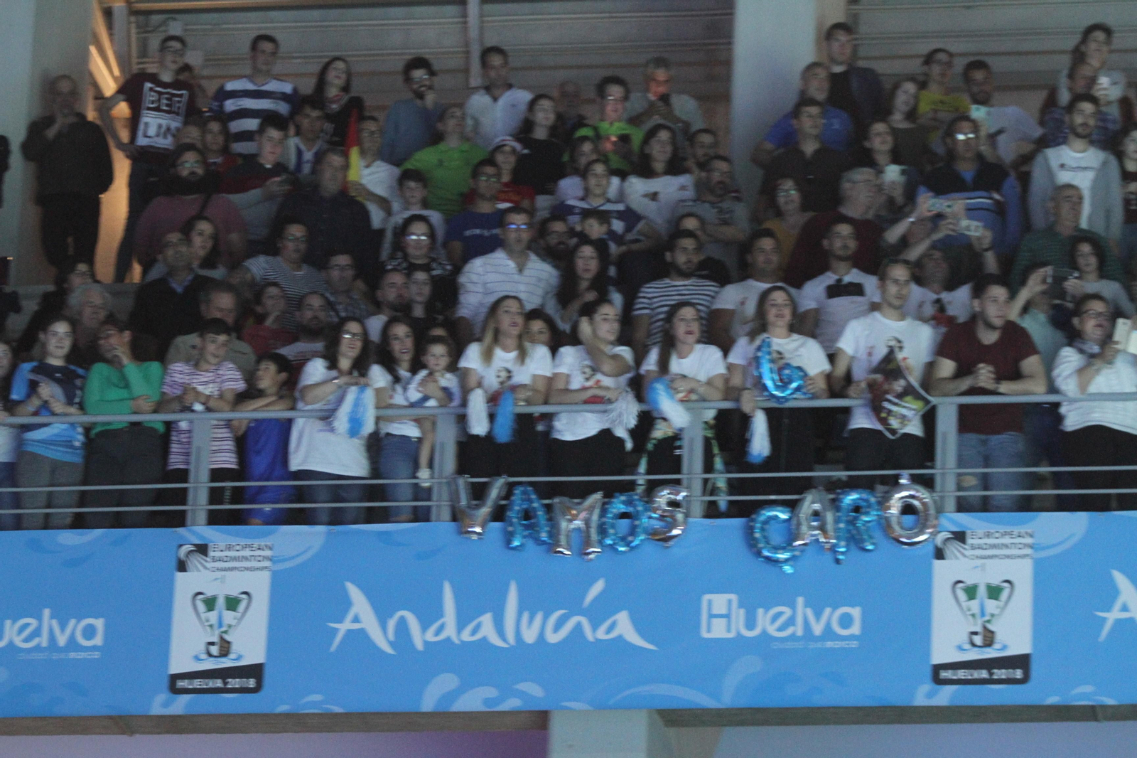 Las gradas del pabellón Carolina Marín se llenaron para ver ganar el oro a la onubense.