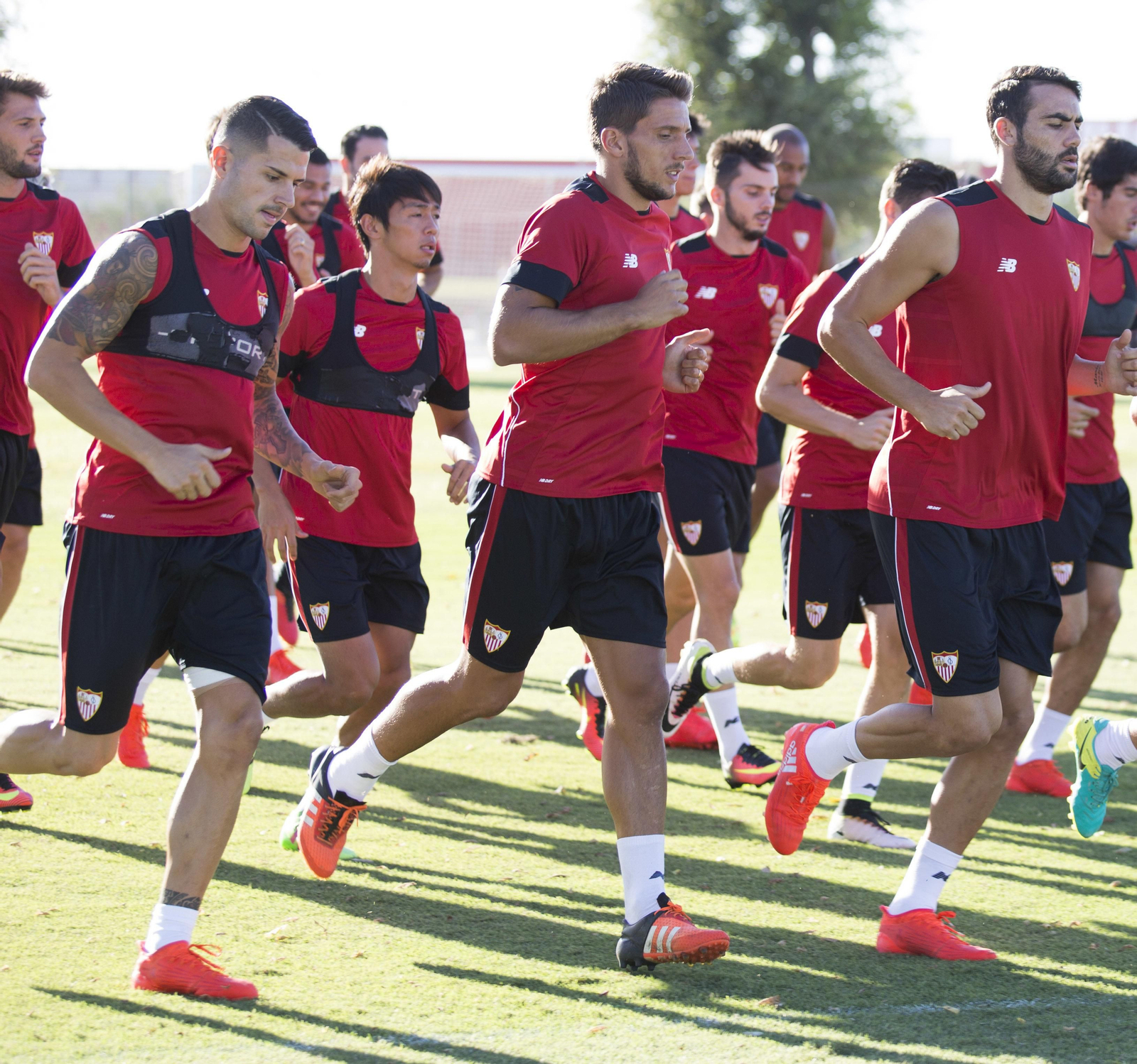 Vitolo (i) y Carriço (d), en un entrenamiento.