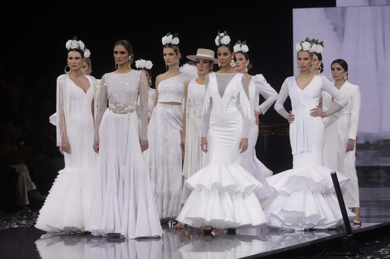 El desfile de Pilar Rubio en SIMOF 2023, todas las fotos