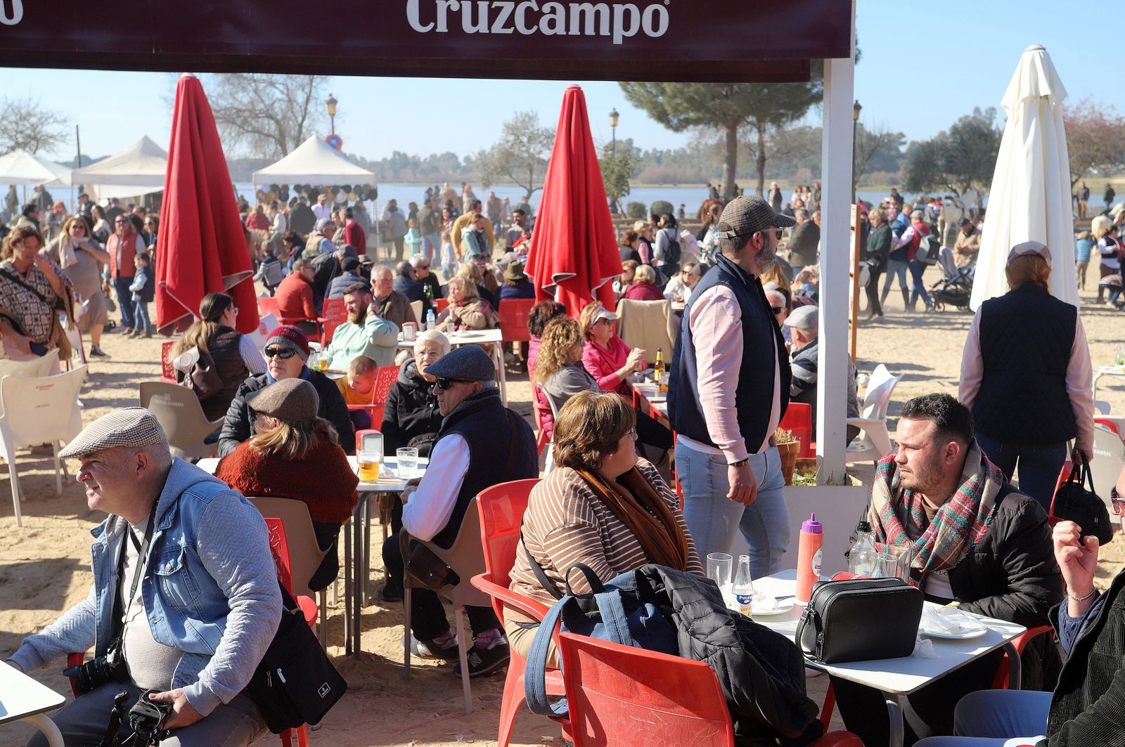 Imágenes del ambiente en la aldea del Rocío para celebrar la Candelaria