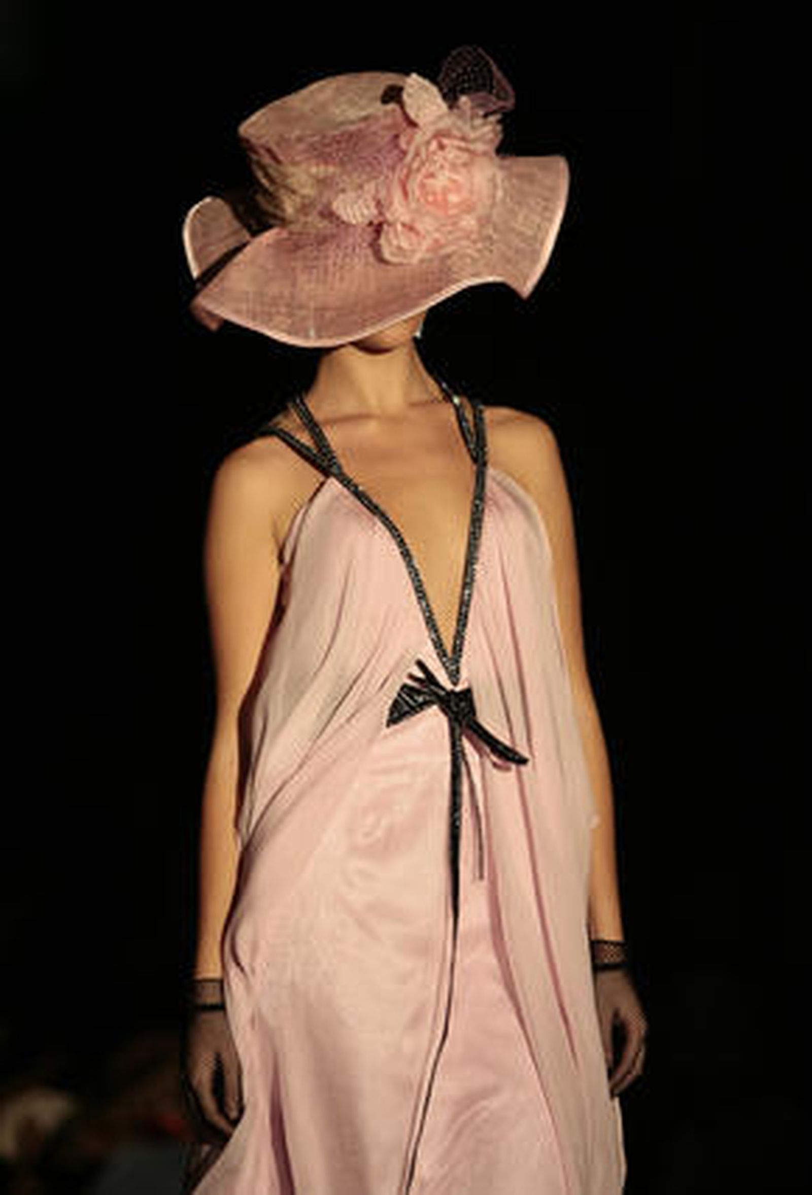 Desfile de Françoise De Guardia.

Fotos:Juan Carlos Muñoz