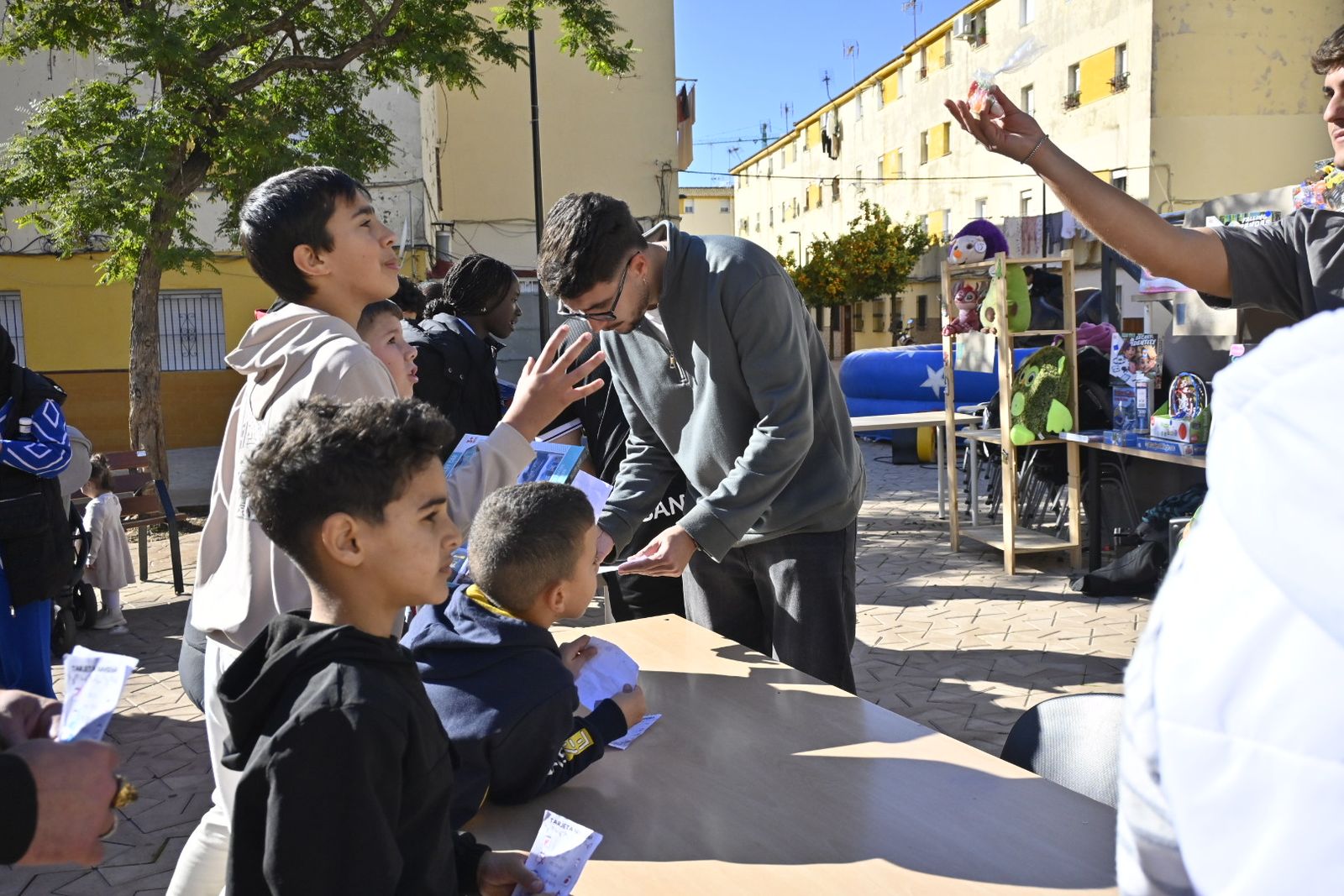 Las fotografías de los juegos de navidad para los niños de Pérez Cubillas