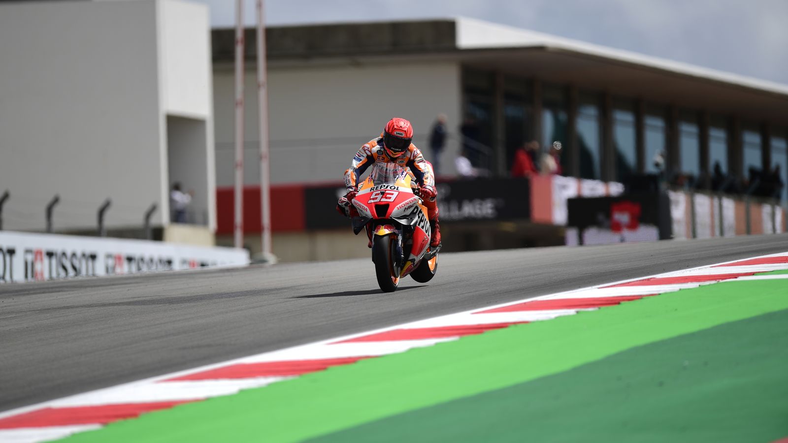 El piloto de Cervera saldrá noveno en el GP de Portugal.