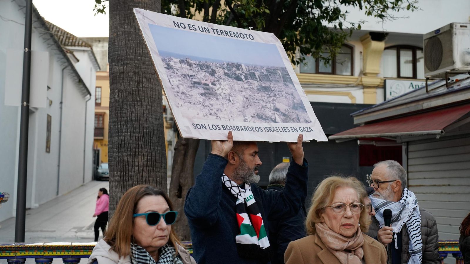 Fotos de la concentración en Algeciras en apoyo a Palestina