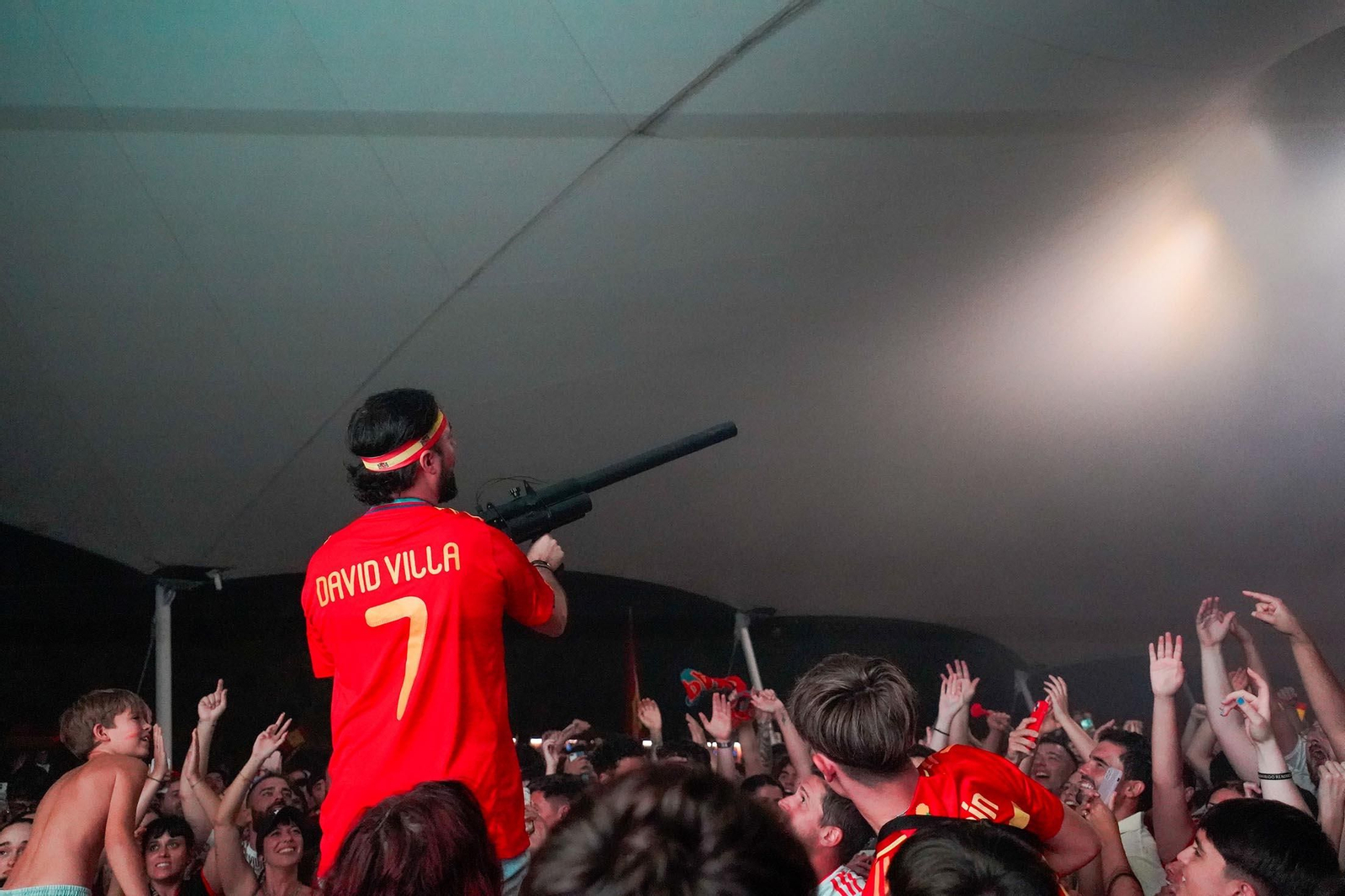Imágenes del ambiente durante la final de la Eurocopa entre España e Inglaterra Imágenes del ambiente durante la final de la Eurocopa entre España e Inglaterra