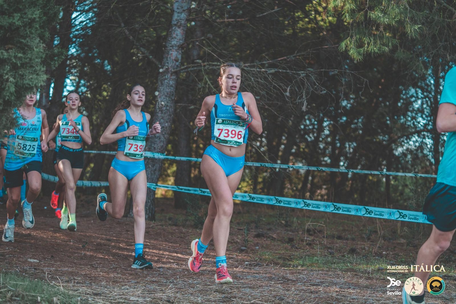 Búscate en las fotos del Cross de Itálica 2025 | 7